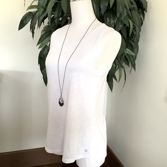 🔥Pretty White tank top - Picture 2 of 7